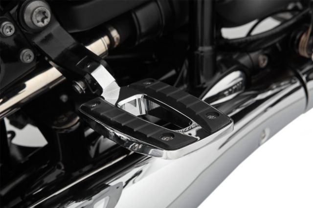 Check Out Wunderlich's Ergo-Comfort Footrests For the BMW R18